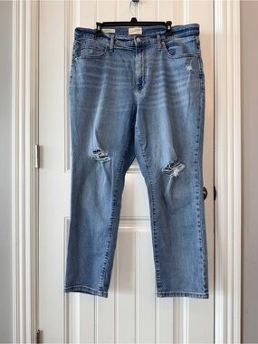 Universal Thread Light Blue High Rise 90s Slim Jeans